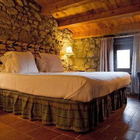 Husa Monestir Sant Marcal Hotel 3*